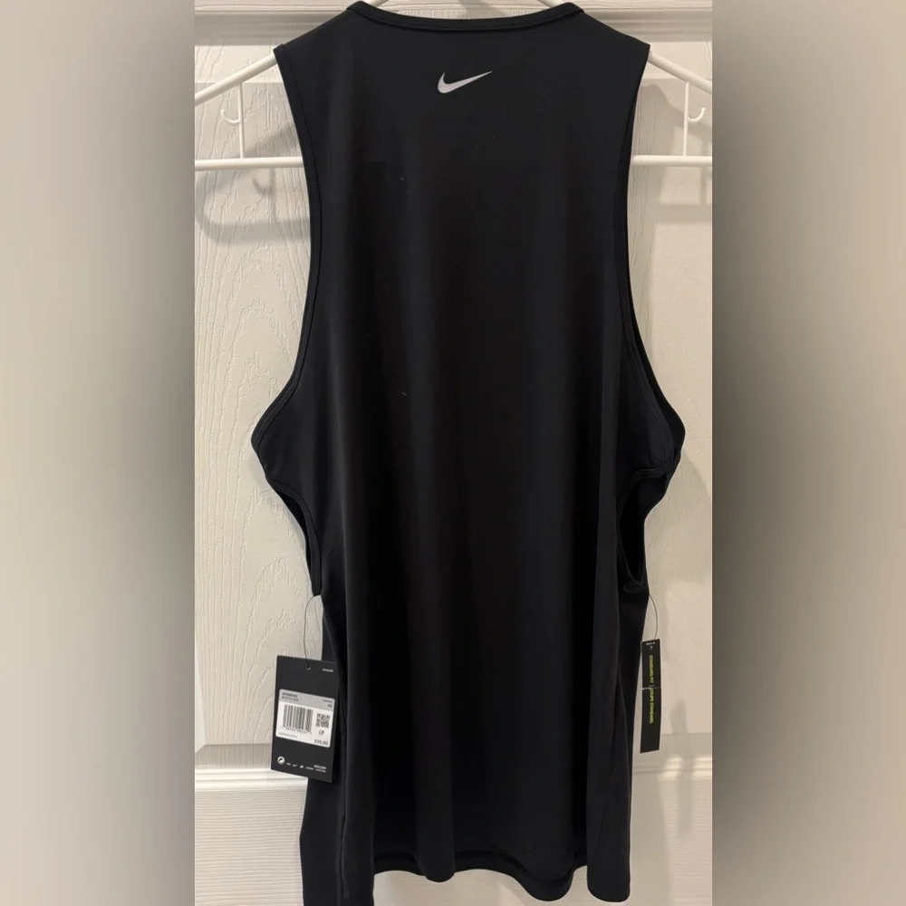 Nike Black‎ Yoga Tank